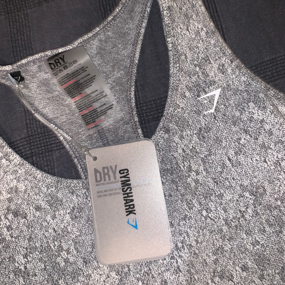 Gym shark tanks (2: 1 pink/1 grey)